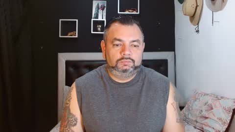 Snapshot of perverseveteranmanxxx chatting on February 4, 2025, 2:07 am Carlos online show from February 4, 2025, 2:07 am