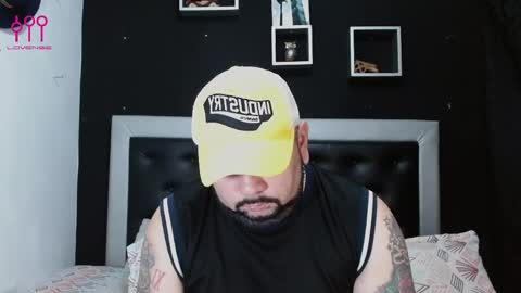 Snapshot of perverseveteranmanxxx chatting on February 22, 2025, 1:44 am Carlos online show from February 22, 2025, 1:44 am