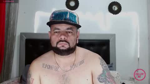 Snapshot of perverseveteranmanxxx chatting on November 4, 2025, 11:59 pm Carlos online show from November 4, 2025, 11:59 pm