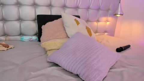 Snapshot of pervert_lizza chatting on February 19, 2025, 5:49 pm Lizza online show from February 19, 2025, 5:49 pm