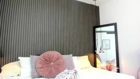 Snapshot of pervert_lizza chatting on September 23, 2025, 11:24 am Lizza online show from September 23, 2025, 11:24 am