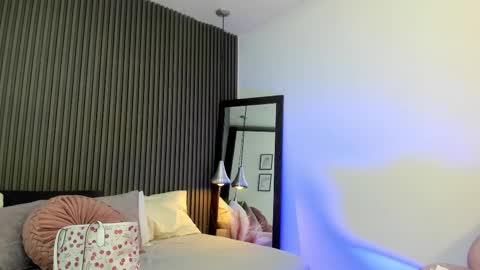 Snapshot of pervert_lizza chatting on October 3, 2025, 11:40 am Lizza online show from October 3, 2025, 11:40 am