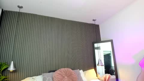 Snapshot of pervert_lizza chatting on October 24, 2025, 11:28 am Lizza online show from October 24, 2025, 11:28 am