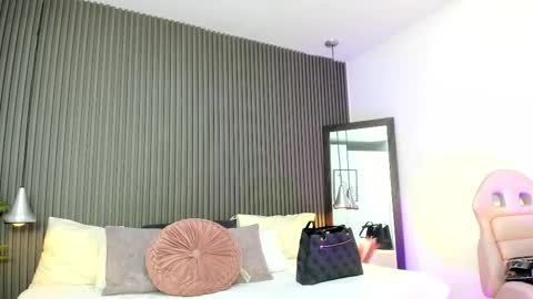 Snapshot of pervert_lizza chatting on October 25, 2025, 11:29 am Lizza online show from October 25, 2025, 11:29 am