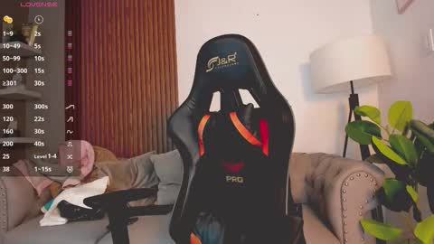 Snapshot of pervert_lizza chatting on October 26, 2025, 2:17 am Lizza online show from October 26, 2025, 2:17 am