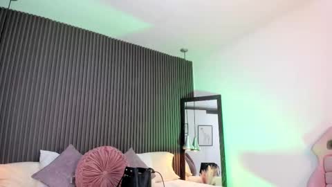 Snapshot of pervert_lizza chatting on November 6, 2025, 11:22 am Lizza online show from November 6, 2025, 11:22 am