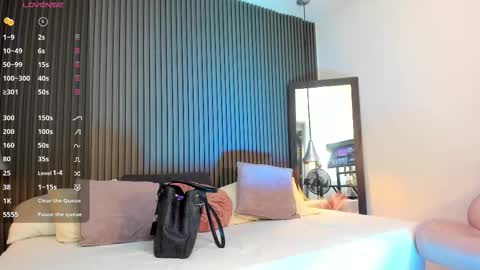 Snapshot of pervert_lizza chatting on November 19, 2025, 11:32 am Lizza online show from November 19, 2025, 11:32 am