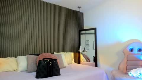 Snapshot of pervert_lizza chatting on November 22, 2025, 11:31 am Lizza online show from November 22, 2025, 11:31 am