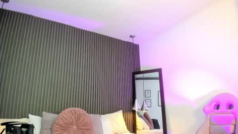 Snapshot of pervert_lizza chatting on November 28, 2025, 10:51 am Lizza online show from November 28, 2025, 10:51 am