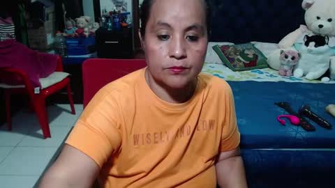 Snapshot of pervert_mommy_x chatting on December 15, 2024, 12:17 pm SAMY online show from December 15, 2024, 12:17 pm