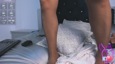 Snapshot of pervert_pantyhose chatting on December 14, 2024, 8:02 am Kimberly online show from December 14, 2024, 8:02 am