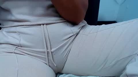 Snapshot of pervert_suseth chatting on December 10, 2024, 11:08 pm Suseth online show from December 10, 2024, 11:08 pm