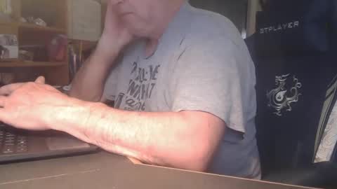 peterinohio57 online show from January 11, 2025, 1:53 pm