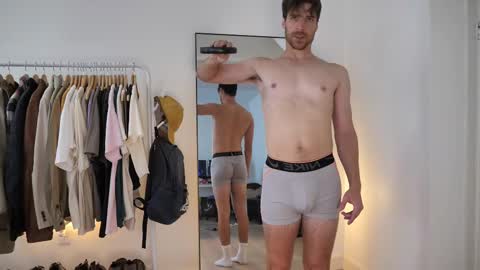 Peter Parker online show from October 15, 2025, 4:18 pm