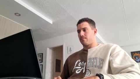 Snapshot of peterskinny24 chatting on February 17, 2025, 3:20 pm ttps VF8L9ABFMref wl share online show from February 17, 2025, 3:20 pm