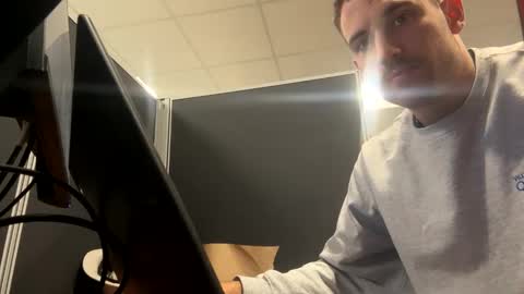 Snapshot of peterskinny24 chatting on February 18, 2025, 7:52 pm ttps VF8L9ABFMref wl share online show from February 18, 2025, 7:52 pm