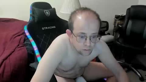 Snapshot of petert32 chatting on December 4, 2025, 4:59 pm Peter online show from December 4, 2025, 4:59 pm