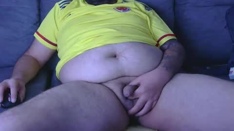 Snapshot of petit1985 chatting on November 19, 2025, 7:36 pm Francescco online show from November 19, 2025, 7:36 pm