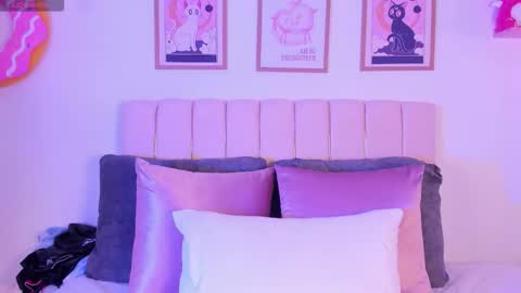 Snapshot of petit_rosseowo chatting on October 31, 2025, 2:45 am Im Rosse but u can call me Rossie or Rosita . online show from October 31, 2025, 2:45 am