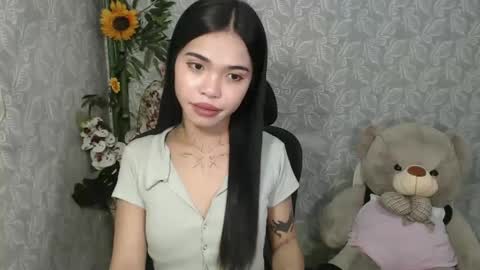 Snapshot of petite_angelx chatting on February 1, 2025, 1:34 am angel online show from February 1, 2025, 1:34 am