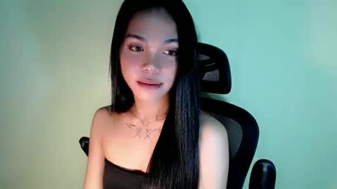 Snapshot of petite_angelx chatting on September 11, 2025, 10:37 am angel online show from September 11, 2025, 10:37 am