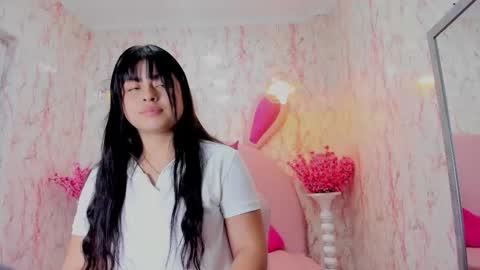 Snapshot of petite_emili chatting on November 5, 2025, 12:16 pm petite_emili online show from November 5, 2025, 12:16 pm