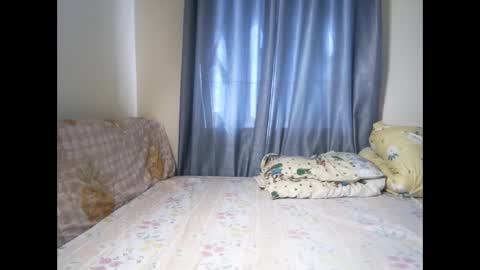 Snapshot of petite_funnie chatting on September 24, 2025, 7:33 am petite_funnie online show from September 24, 2025, 7:33 am