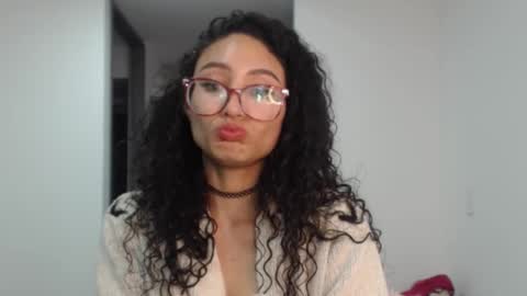 Snapshot of petite_kurly_qt chatting on October 19, 2025, 4:57 am loli online show from October 19, 2025, 4:57 am