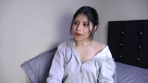 Snapshot of petite_paola chatting on December 11, 2024, 12:44 am petite paola online show from December 11, 2024, 12:44 am