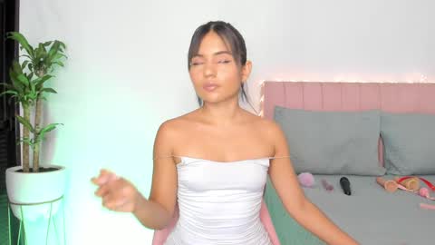 Danna  online show from February 25, 2025, 10:58 am