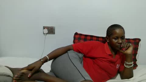 Snapshot of petitegirly12 chatting on March 11, 2025, 5:02 pm petitegirly12 online show from March 11, 2025, 5:02 pm