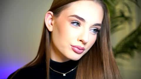 Petitegonwiild online show from December 16, 2025, 12:26 am