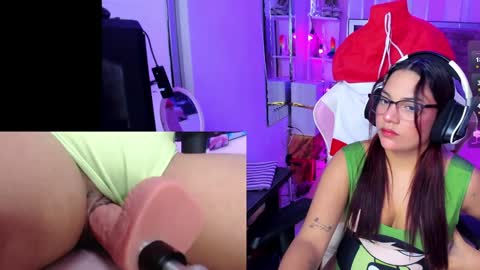 Snapshot of petitesofia_ chatting on December 28, 2024, 1:17 pm Sofia online show from December 28, 2024, 1:17 pm