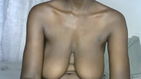 Snapshot of pettite_cora1 chatting on November 11, 2025, 5:35 pm pettite_cora1 online show from November 11, 2025, 5:35 pm