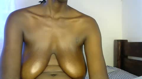 Snapshot of pettite_cora1 chatting on December 3, 2025, 2:04 pm pettite_cora1 online show from December 3, 2025, 2:04 pm