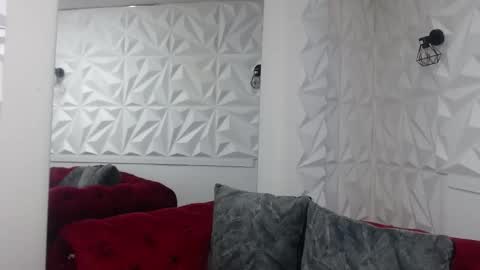 Snapshot of pettymoon chatting on October 29, 2025, 11:56 am Moon online show from October 29, 2025, 11:56 am