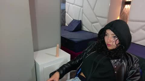 Snapshot of pettymoon chatting on November 9, 2025, 12:47 pm Moon online show from November 9, 2025, 12:47 pm