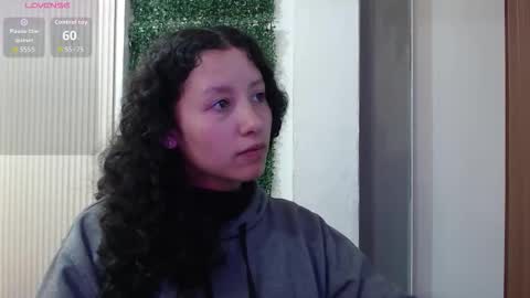 Snapshot of pettymoon chatting on December 15, 2025, 4:11 pm Moon online show from December 15, 2025, 4:11 pm