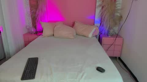 Snapshot of peytonn_monroe chatting on November 19, 2025, 12:05 pm peytonn_monroe online show from November 19, 2025, 12:05 pm