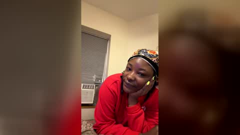 Phebony online show from December 15, 2025, 8:18 am