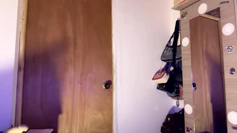 PHILLIP online show from October 28, 2025, 12:09 pm