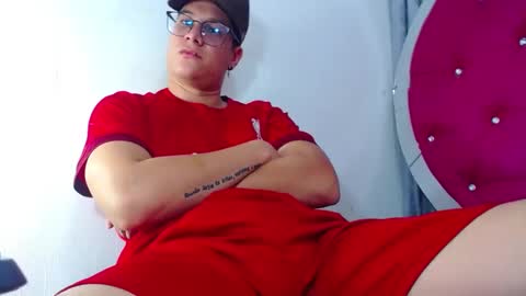 Snapshot of phoenixgnz08 chatting on December 16, 2024, 10:40 am AdnierGnz online show from December 16, 2024, 10:40 am