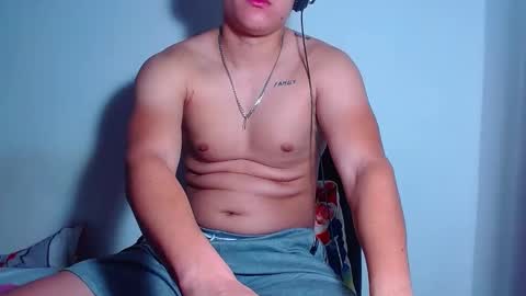 Snapshot of phoenixgnz08 chatting on January 5, 2025, 12:10 pm AdnierGnz online show from January 5, 2025, 12:10 pm