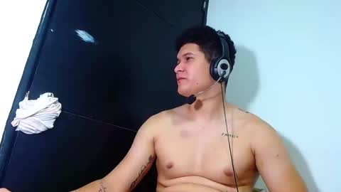 Snapshot of phoenixgnz08 chatting on February 24, 2025, 9:43 am AdnierGnz online show from February 24, 2025, 9:43 am