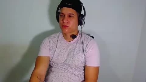 Snapshot of phoenixgnz08 chatting on March 9, 2025, 4:22 pm AdnierGnz online show from March 9, 2025, 4:22 pm