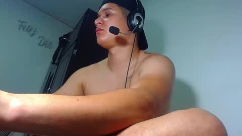 Snapshot of phoenixgnz08 chatting on March 9, 2025, 7:26 pm AdnierGnz online show from March 9, 2025, 7:26 pm