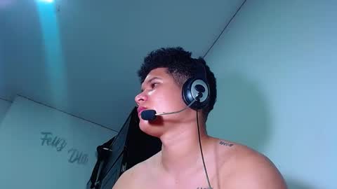 Snapshot of phoenixgnz08 chatting on March 11, 2025, 1:23 pm AdnierGnz online show from March 11, 2025, 1:23 pm