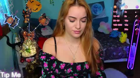Snapshot of phoenixlunar chatting on October 16, 2025, 6:36 am Selena online show from October 16, 2025, 6:36 am