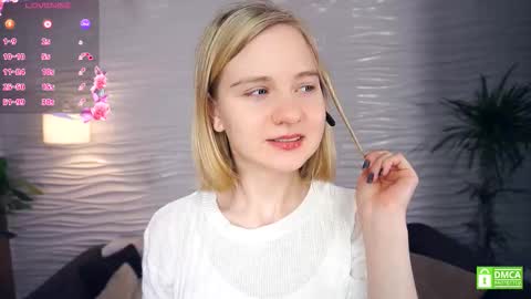 Snapshot of phyllisearney chatting on December 1, 2025, 4:06 am Hann G. Jones online show from December 1, 2025, 4:06 am