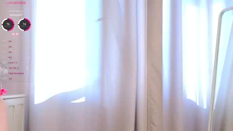 Snapshot of phyllisheart chatting on March 8, 2025, 11:37 am Lora black and Lili blonde welcome you here online show from March 8, 2025, 11:37 am